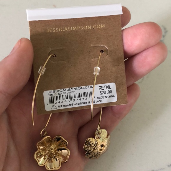 Jessica Simpson Flower Earrings - Picture 3 of 3